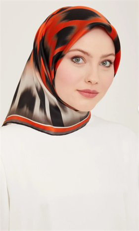 Armine Nostalji Sura İpek Eşarp IST 9213-02  Siyah - Mercan Geometrik Desen