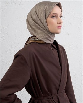 Armine Nostalji Sura Saf İpek Eşarp 9401 02 Ekru Kahverengi Slogan Desen