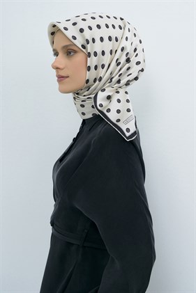 Armine Sura Saf İpek Eşarp 9544 - 80 Siyah - Krem Puantiye Desen