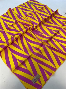 La Boutique Az Hatalı Saf Sura İpek Eşarp Sarı - Fuşya Çizgi Desen 