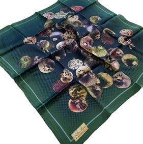 La Boutique Az Hatalı Sura Saf İpek Eşarp 54757 Yeşil Karışık Desen 