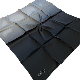 La Boutique Az Hatalı Sura Saf İpek Eşarp 54411 Siyah-Gri Degrade Desen 