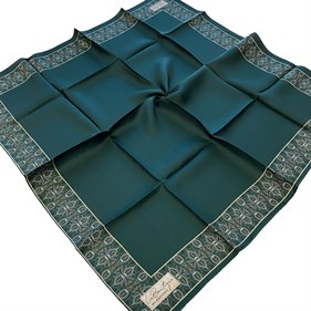 La Boutique Az Hatalı Tivil Saf İpek Eşarp 54402 Zümrüt Yeşili Düz Desen 