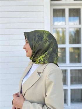 Seyra Yağ Yeşili Vintage Desenli Tivil İpek Eşarp 
