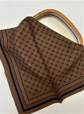 Silk Home Olinda Eşarp IST 48001 - 22  Acı Kahve İnce Monogram Desen