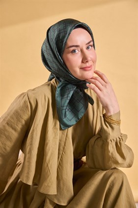 Silk Home Tivil İpek Eşarp 11524 - 09 Zümrüt Yeşil - Siyah Geometrik Desen