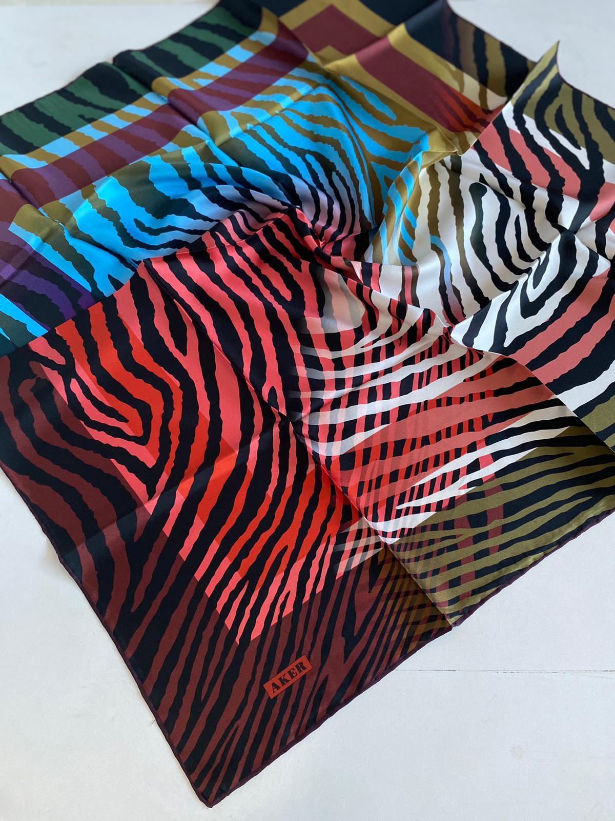 Aker Defolu Tivil İpek Eşarp 43512 Kırmızı Karışık Desen