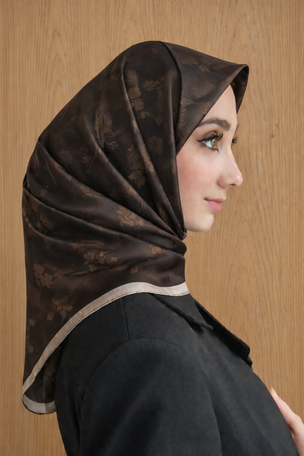 Aker Jakarlı Sura İpek Eşarp 7208403 - 355 Kahverengi Simli Çiçek Desen