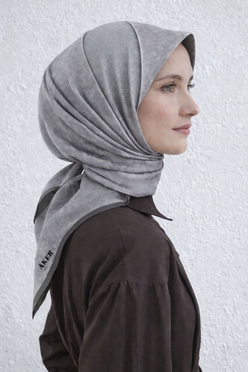 Aker Jakarlı Sura İpek Eşarp 7208406 - 372 SYR52987 Gri Labirent Desen