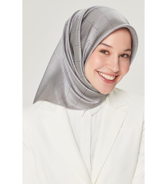 Armine Nostalji Sura İpek Eşarp IST 8555-03 Gümüş Logo Desen