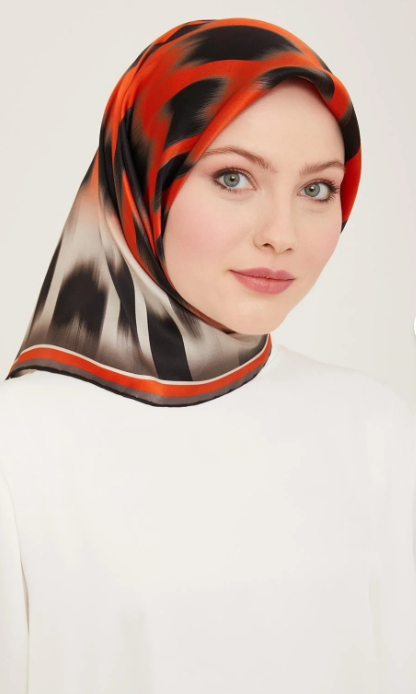 Armine Nostalji Sura İpek Eşarp IST 9213-02  Siyah - Mercan Geometrik Desen