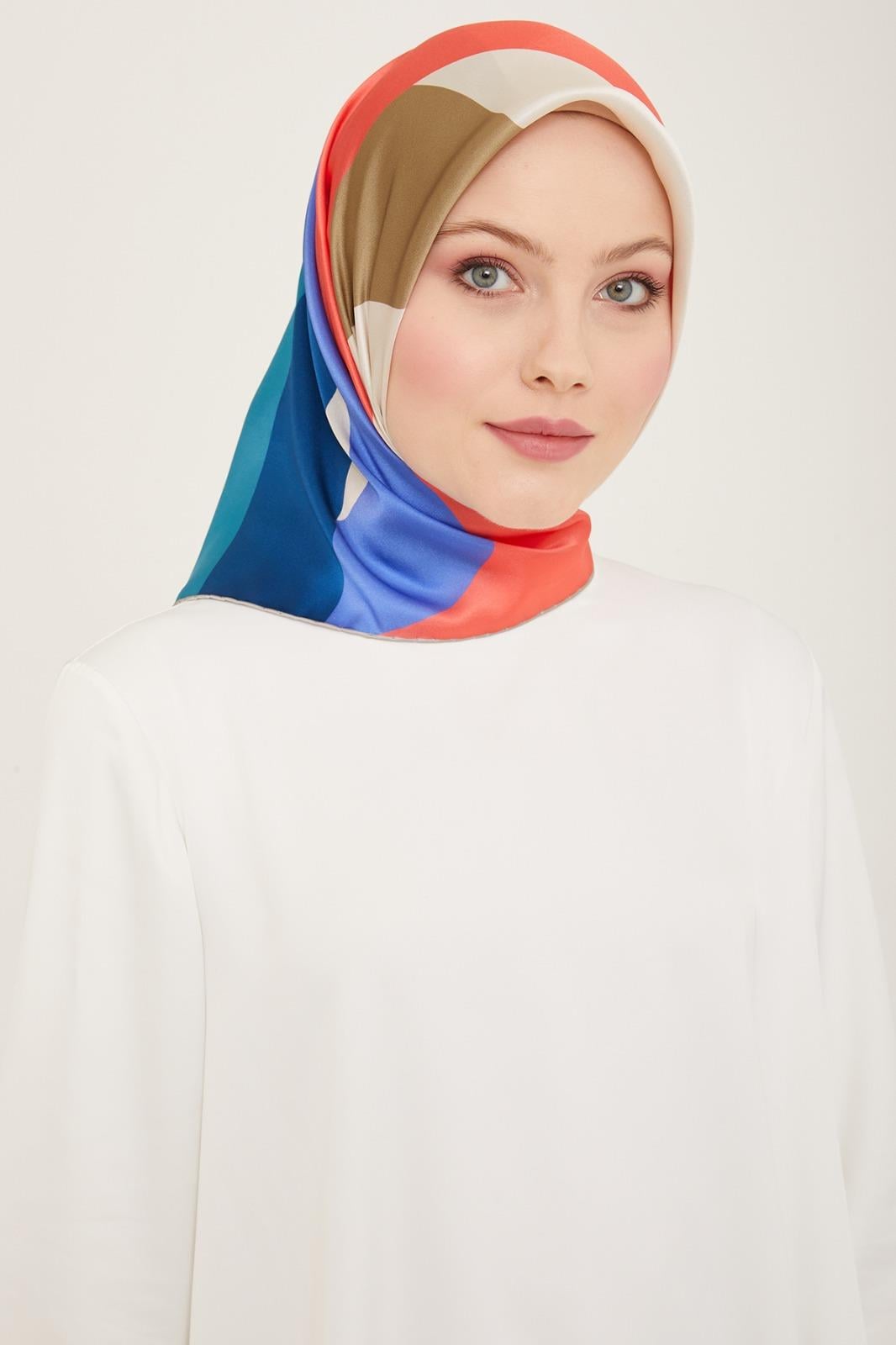 Armine Pembe-Mavi Dalga Desen Tivil İpek Eşarp 9148-06