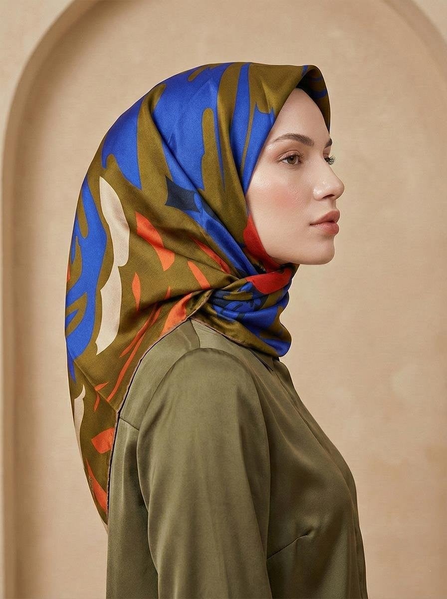 Armine Saf Tivil İpek Eşarp 9170 - 36 Nar Çiçeği - Mavi Çiçek Desen