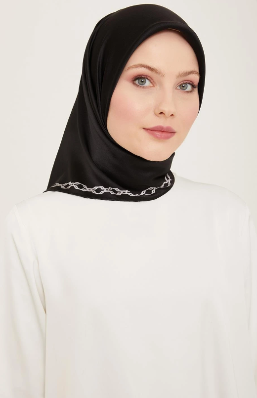 Armine Siyah-Beyaz Düz Renk Sura İpek Eşarp 9154-01