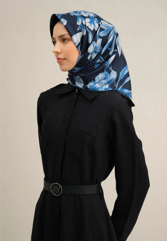 Armine Sura İpek Eşarp 9324-51 Lacivert Karışık Desen 