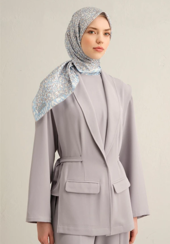 Armine Sura İpek Eşarp 9352-04 Mavi Karışık Desen 