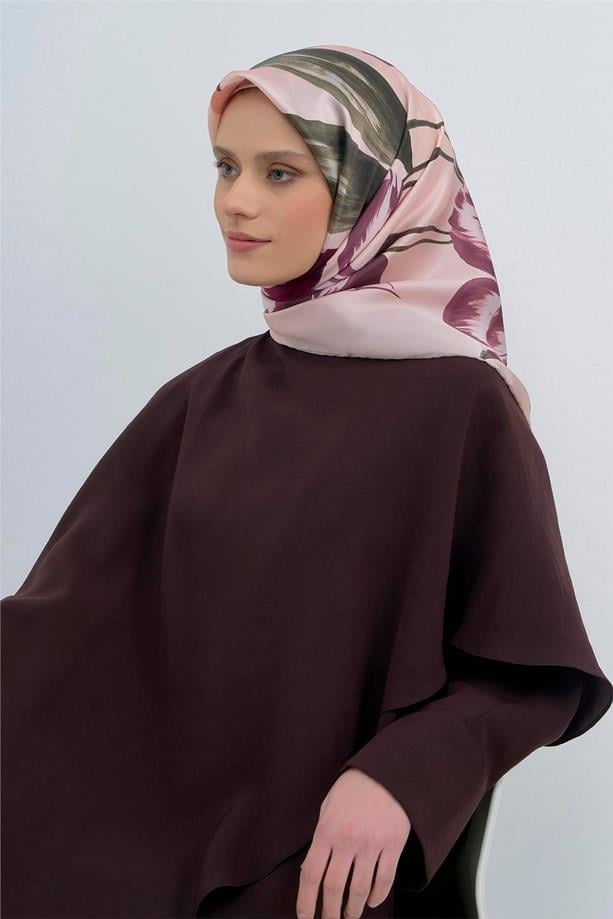 Armine Sura Saf İpek Eşarp 9506 - 33 Açık Pembe Pastel Çiçek Desen