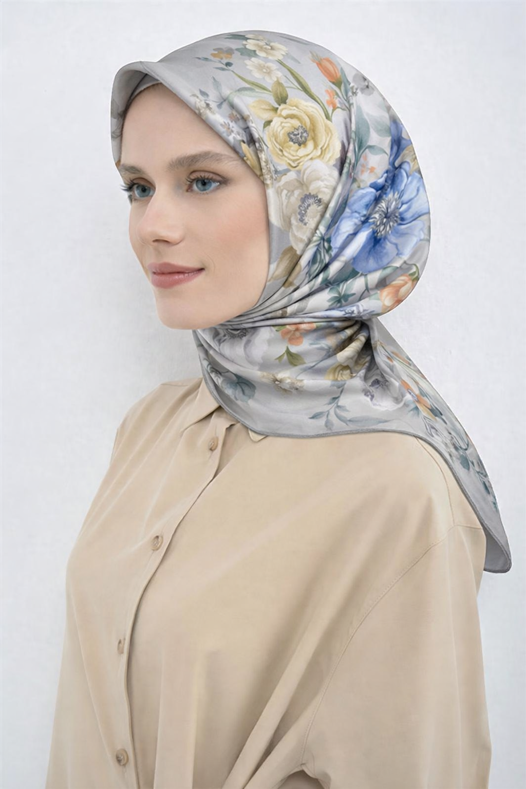 Armine Sura Saf İpek Eşarp 9516 - 04 Gri Çiçek Desen