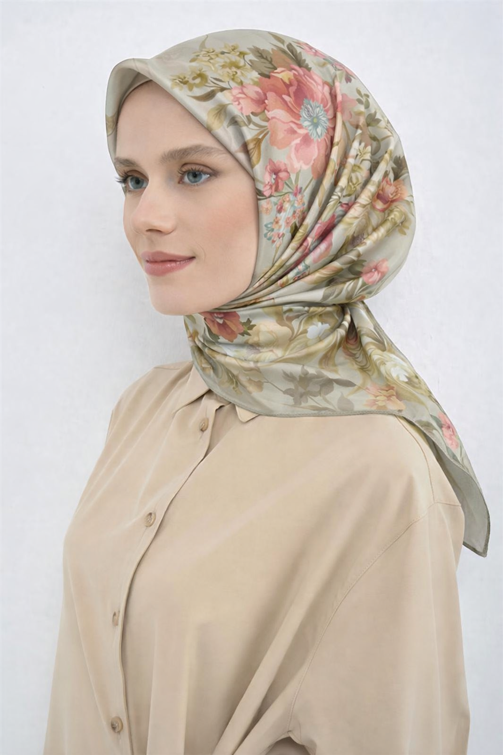 Armine Sura Saf İpek Eşarp 9516 - 38 Yeşil Çiçek Desen