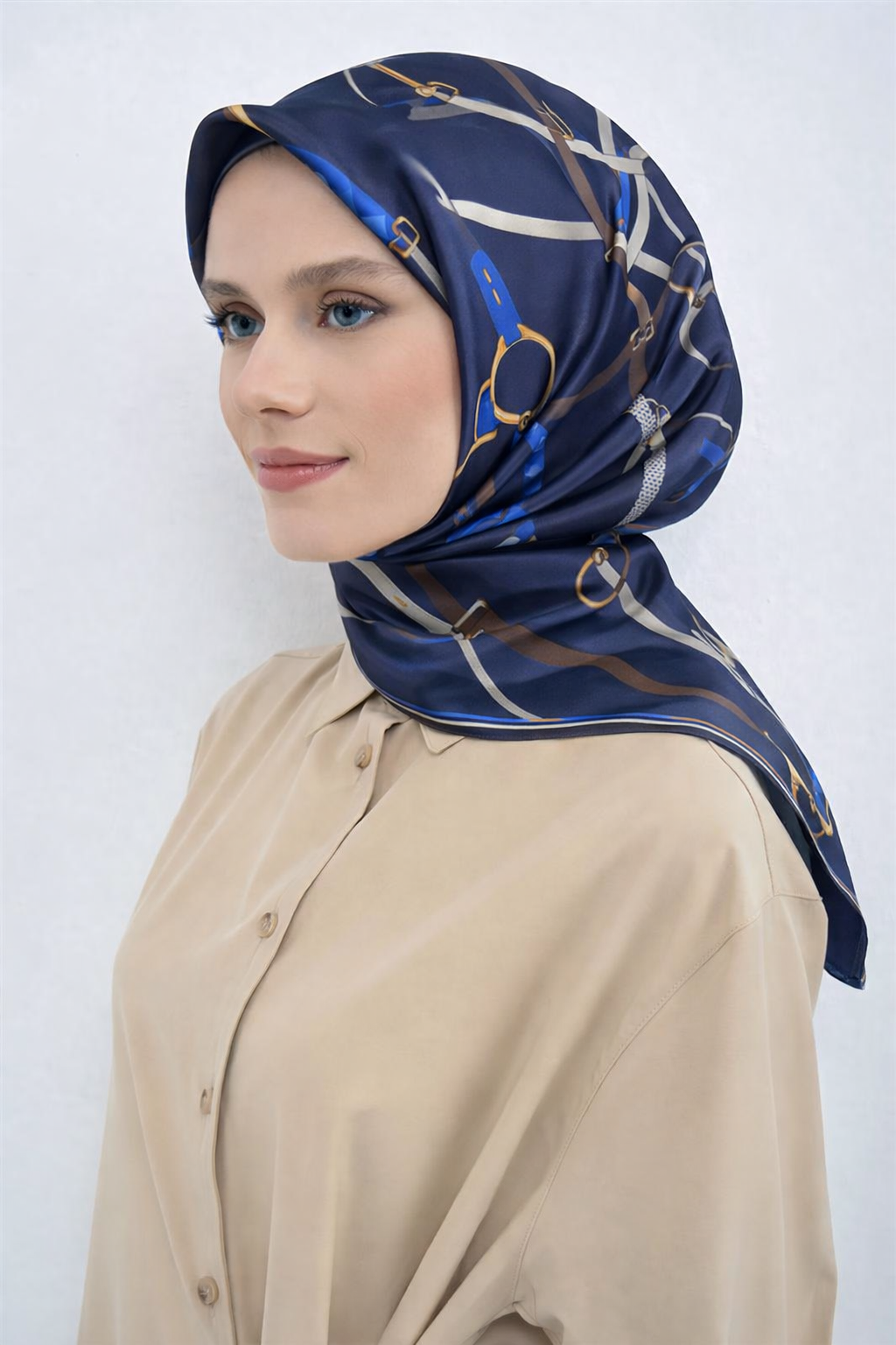 Armine Sura Saf İpek Eşarp 9517 - 03 Lacivert Kemer Desen