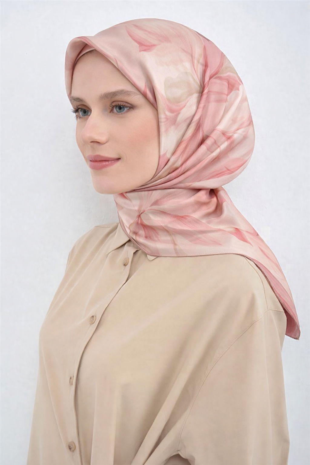 Armine Sura Saf İpek Eşarp 9519 - 08 Pudra Çiçek Desen