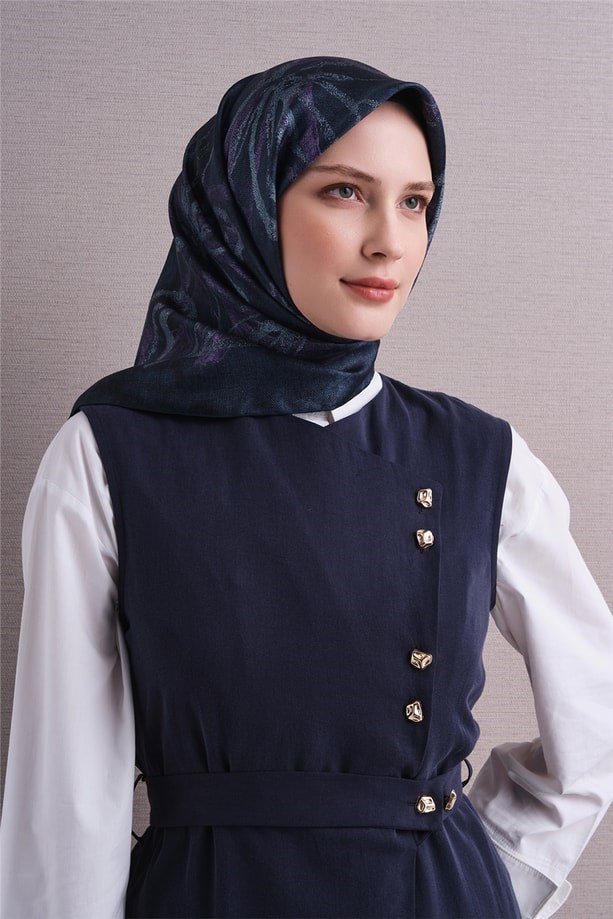 Armine Sura Saf İpek Eşarp 9600 31 Lacivert Çiçek Desen 