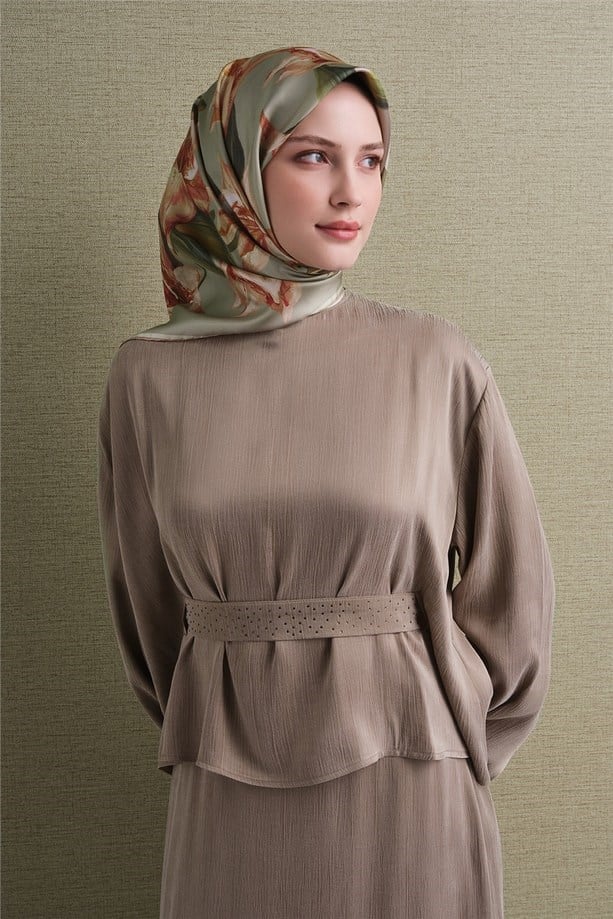 Armine Sura Saf İpek Eşarp 9620 34 Soft Yeşil Çiçek  Desen 