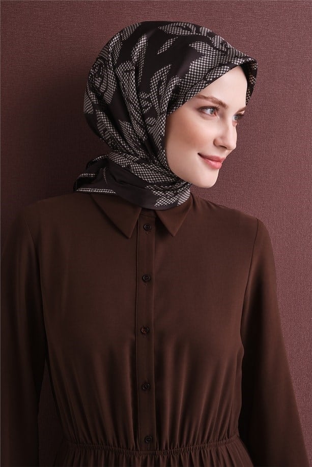 Armine Sura Saf İpek Eşarp 9645 53 Kahverengi Çiçek Desen 