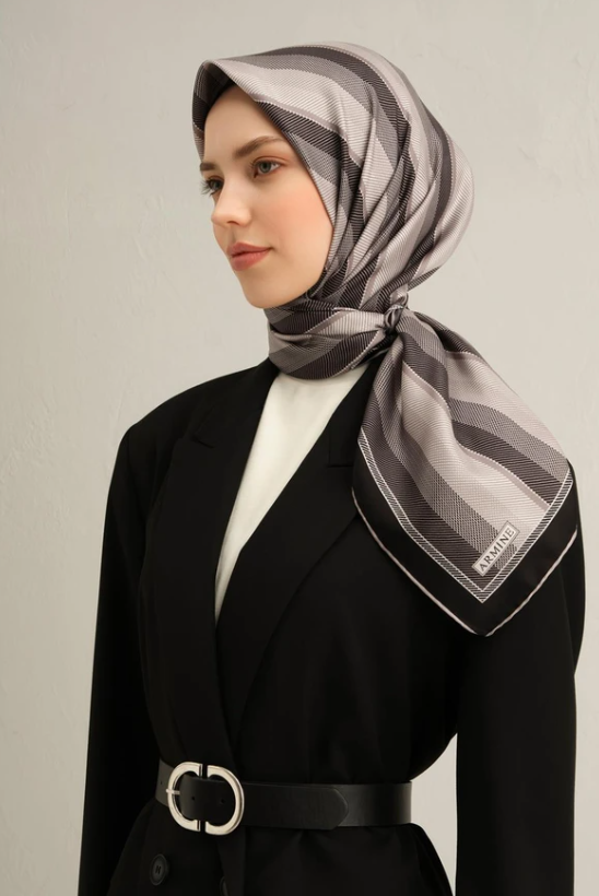 Armine Tivil İpek Eşarp 9327-83 Siyah Karışık Desen 