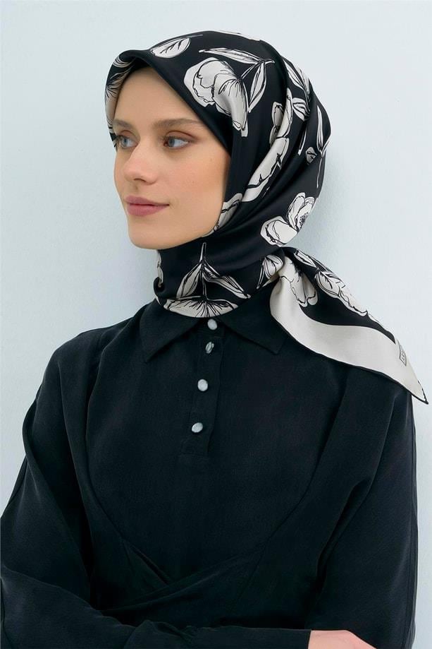 Armine Tivil Saf İpek Eşarp 9536 - 30 Siyah Krem Çiçek Desen