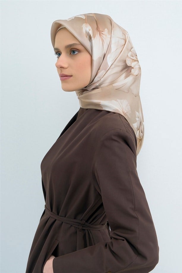 Armine Tivil Saf İpek Eşarp IST 9505 - 85 Açık Vizon Çiçek Desen