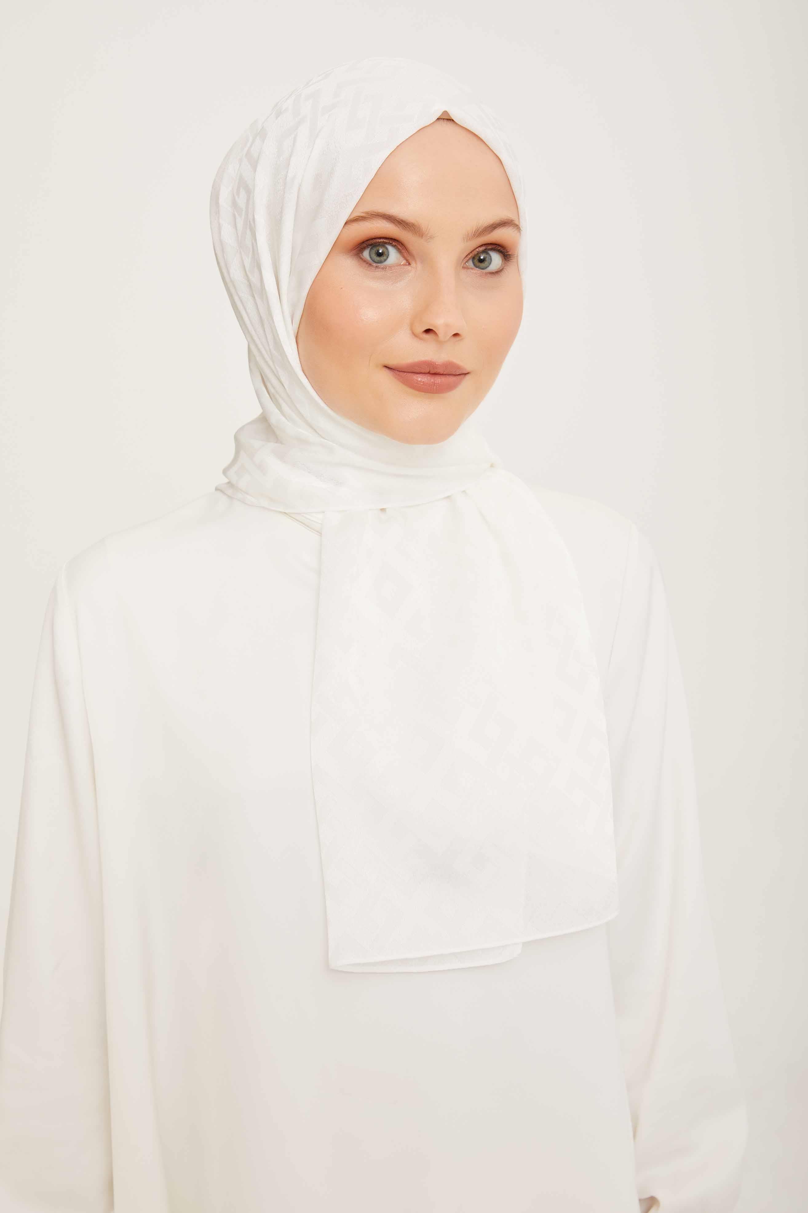 Armine Trend Jan Jan Beyaz Geometrik Desen Jakar Şal 5-21172
