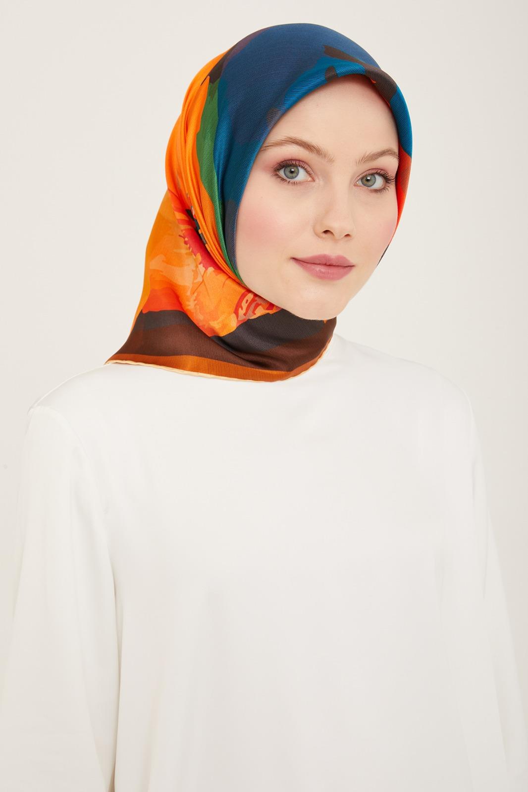 Armine Turuncu Batik Desen Tivil İpek Eşarp 9145-09