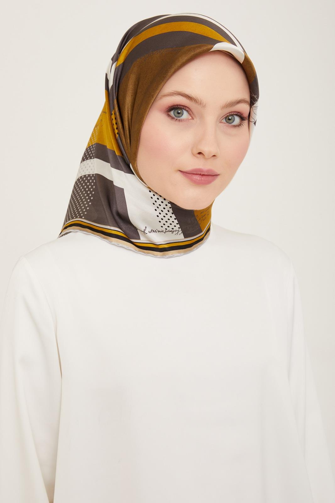 Armine Yağ Green Text Pattern Twill Silk Scarf 9138-34