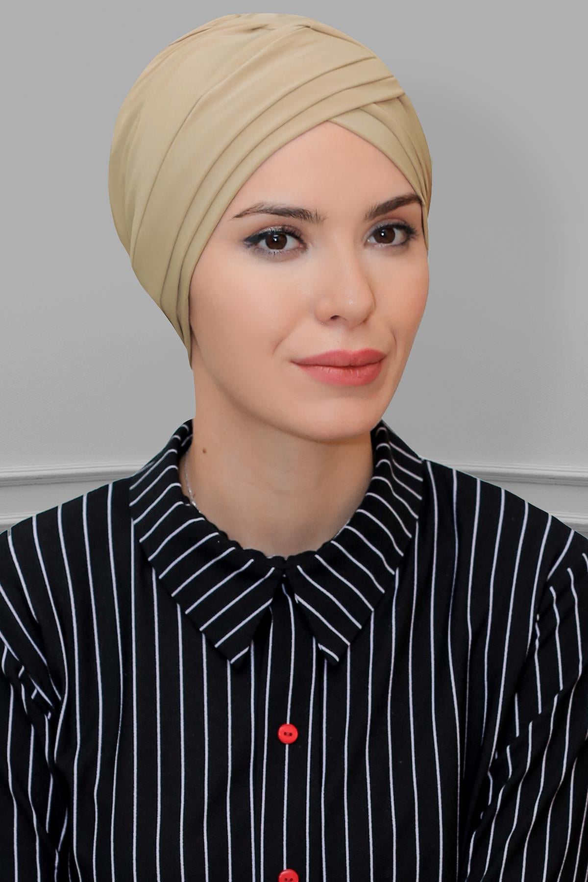 Bej Pratik Hazır Geçmeli Tesettür Bone Sandy Kumaş Üç Çapraz 1803_12