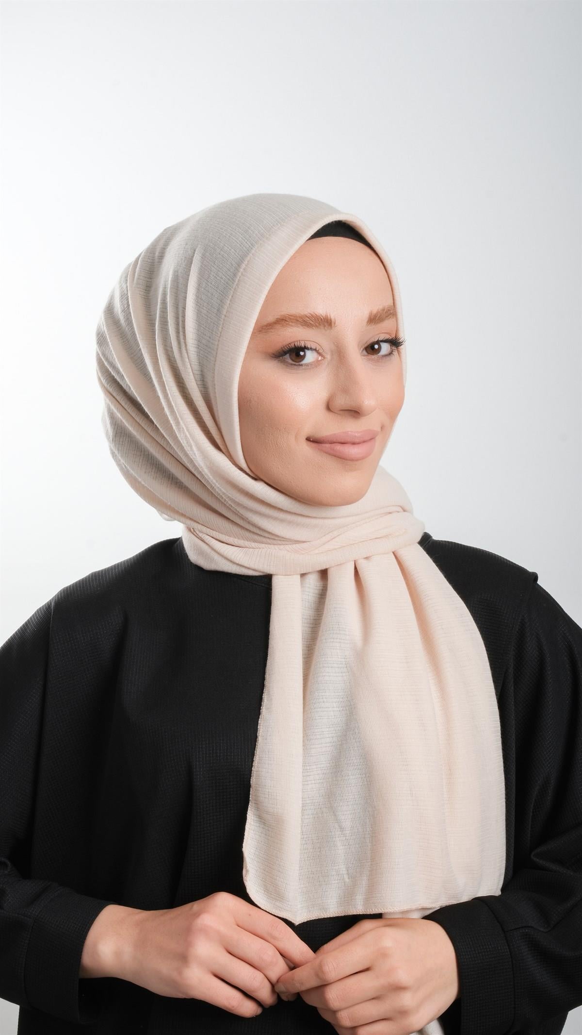 Bej Pratik Hazır Geçmeli Tesettür Şal Örme Kumaş Sade 2118_12