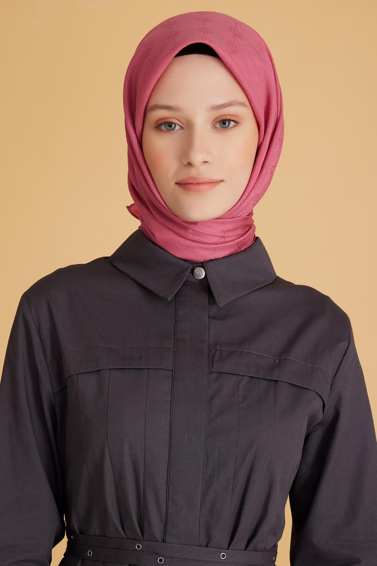 Belli Fresh Monogram Jakarlı Eşarp 2-17 Pembe Monogram Desenli