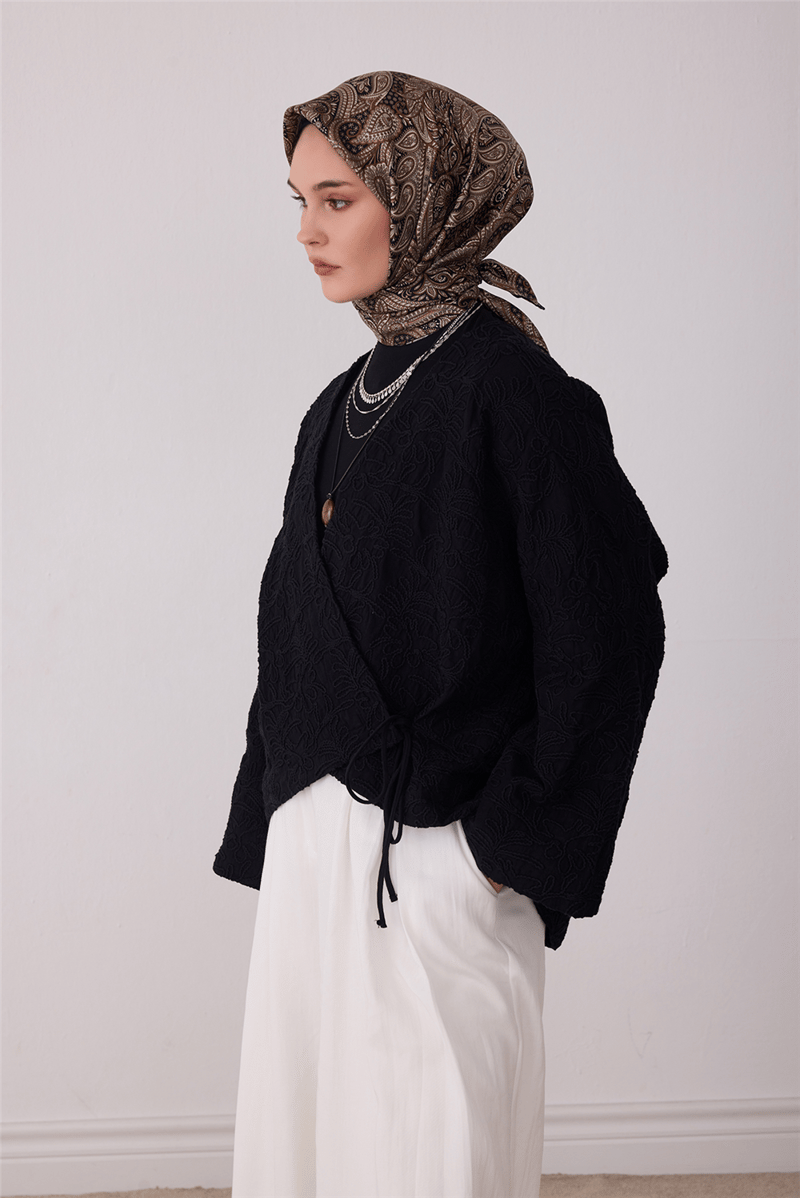 Belli Tivil İpek Eşarp 4404 01 Siyah Etnik Desen
