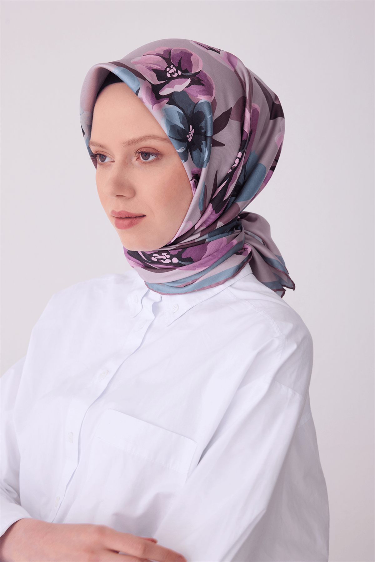 Belli Tivil Saf İpek Eşarp 4330 - 85 Lila Çiçek Desen