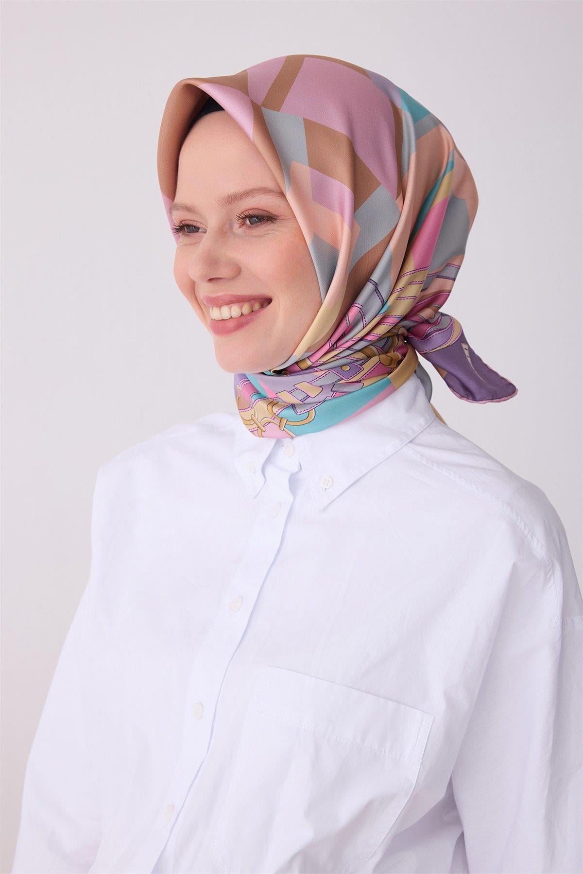 Belli Tivil Saf İpek Eşarp IST 4300 - 84 Mor Sarı Batik Desen