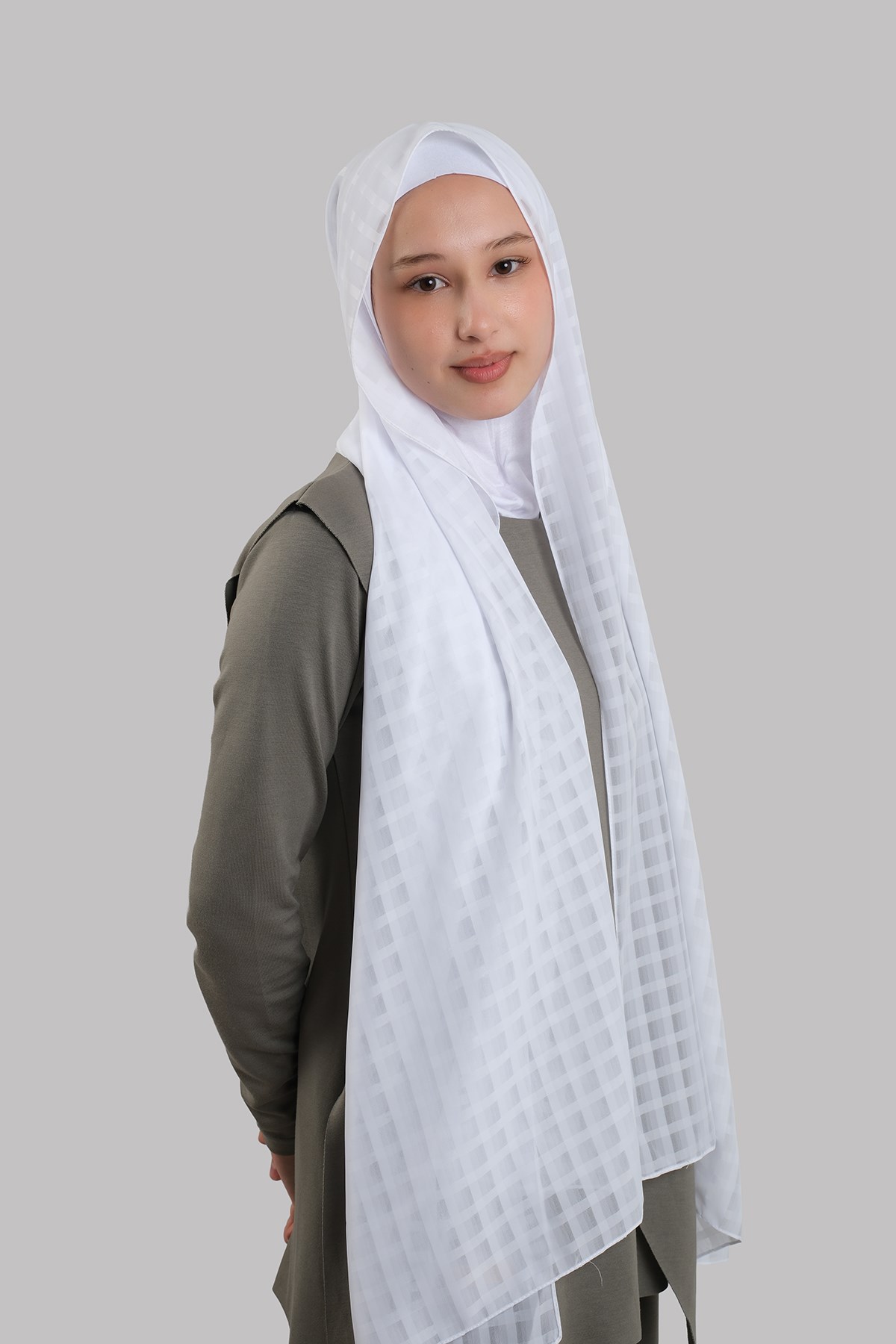 Beyaz Pratik Hazır Geçmeli Şal Desenli Şifon Hijab Boneli 2415_42