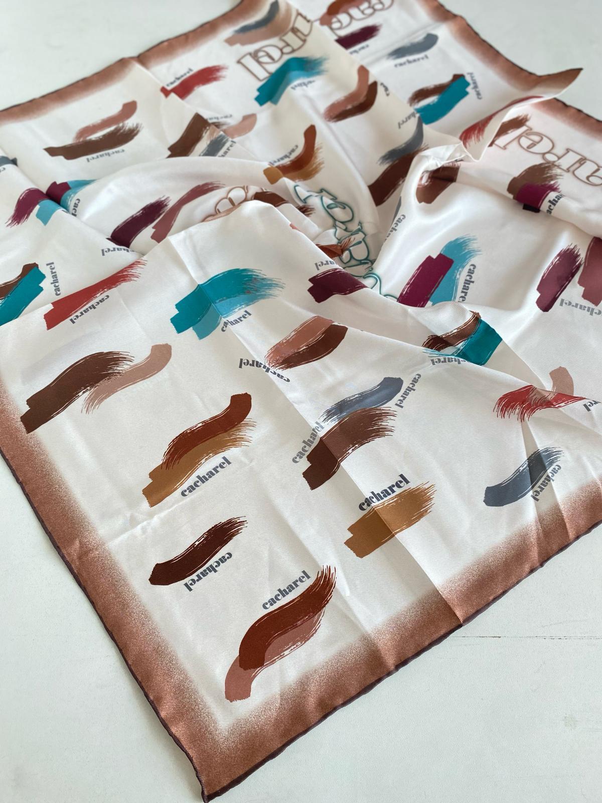 Cacharel Defolu Tivil İpek Eşarp 46447 Pudra Karışık Desen