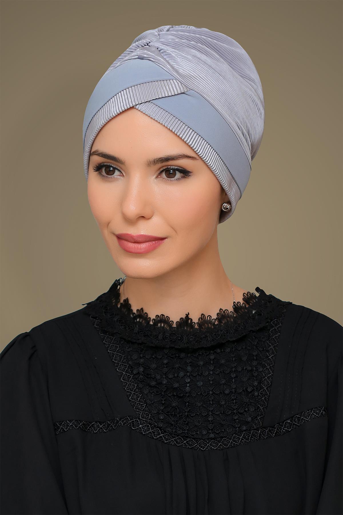 Gri Pratik Hazır Geçmeli Tesettür Bone Fukuro Piliseli Tek Bantlı Çapraz Büzgülü 1821_15