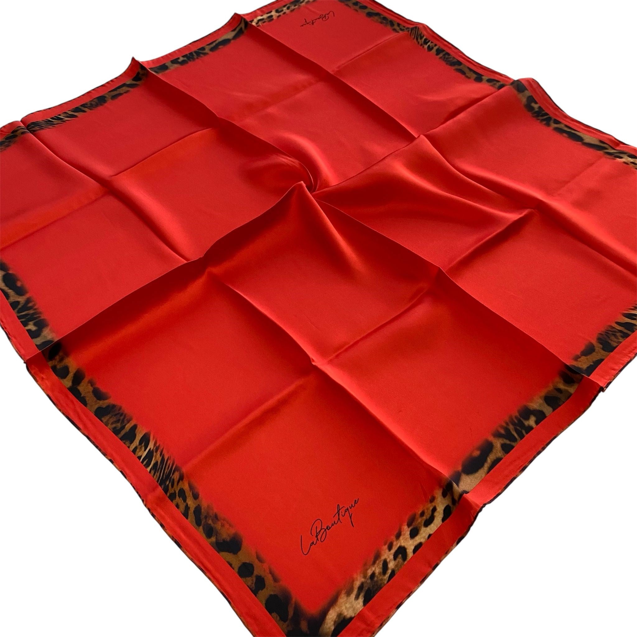 La Boutique Az Hatalı Sura İpek Eşarp 55166 Kırmızı Leopar Desen 