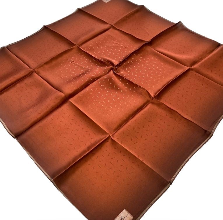 La Boutique Az Hatalı Sura Saf İpek Eşarp 54745 Kiremit Geometrik Desen 