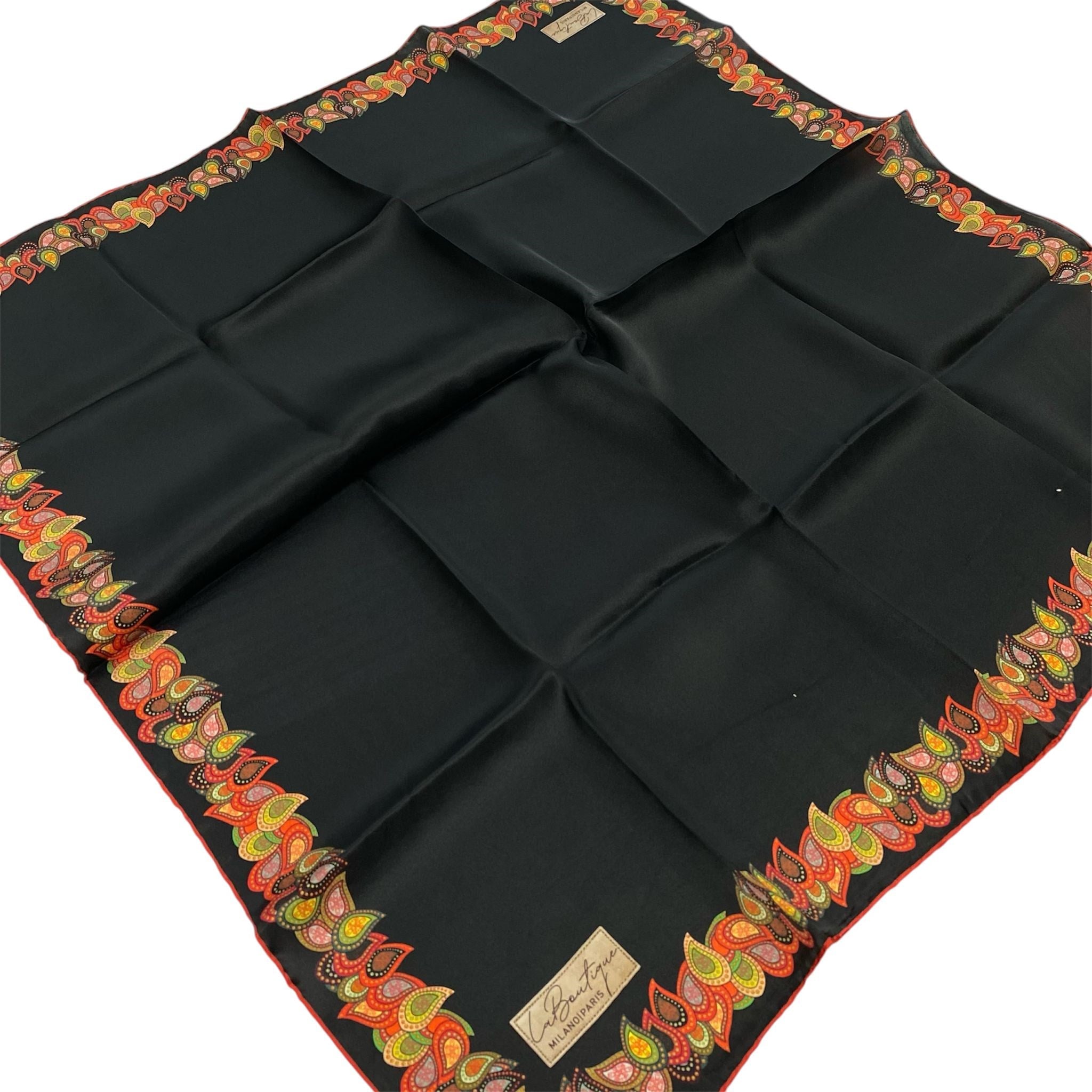 La Boutique Az Hatalı Sura Saf İpek Eşarp 54391 Siyah Düz Desen 