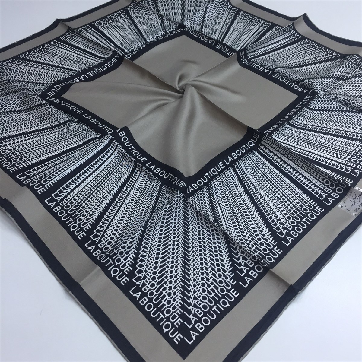La Boutique Twill  SilkScarf 1304-07