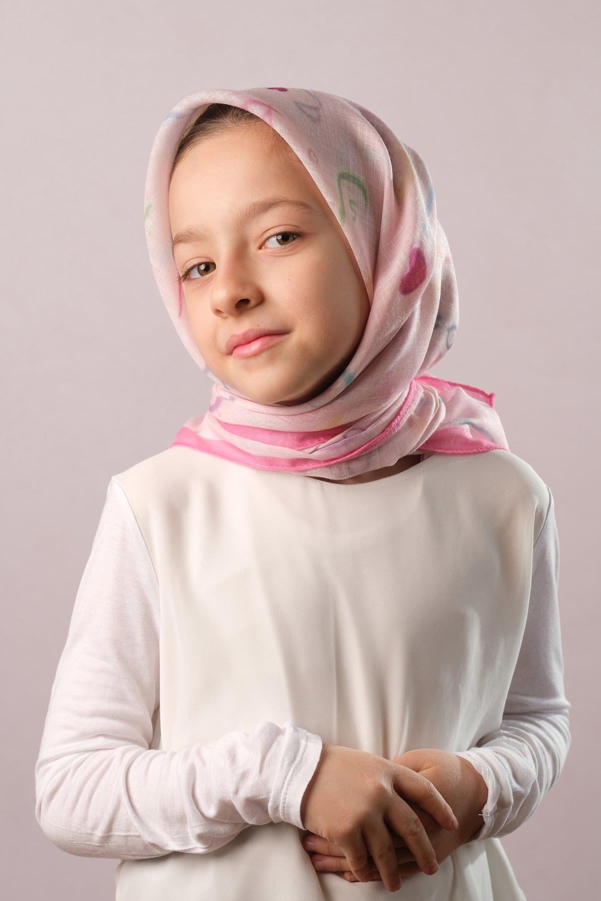 Pembe Dijital Baskılı Çocuk Tesettür Eşarp Pamuk Polyester Kalp Desenli 6002_04