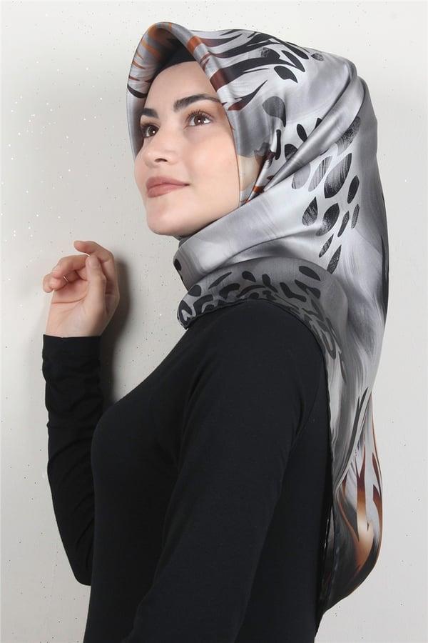 Pierre Cardin Sura İpek Eşarp IST 8439230- 312 Siyah-Gold Karışık Desen