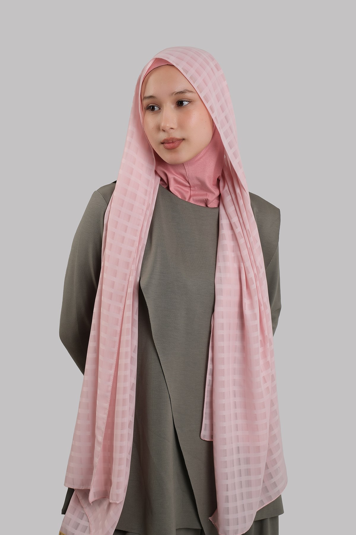 Pudra Pratik Hazır Geçmeli Şal Desenli Şifon Hijab Boneli 2415_06